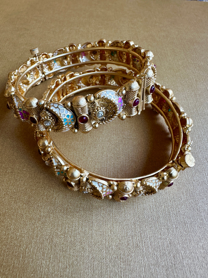 GB027 Indian Vintage Bangle