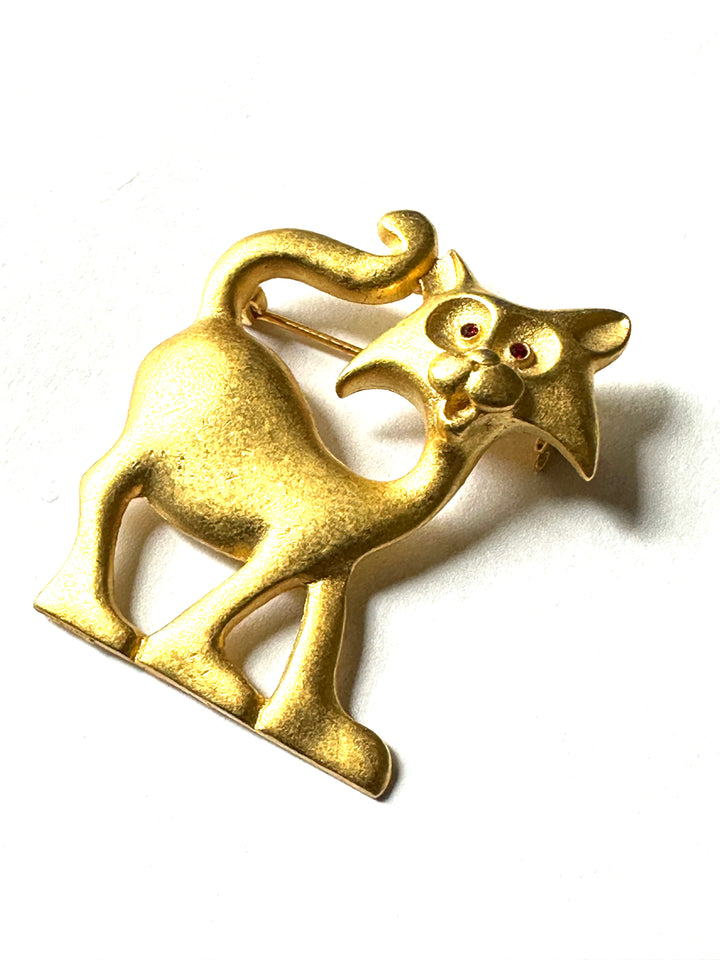 069 Vintage Matte Gold Cat Brooch