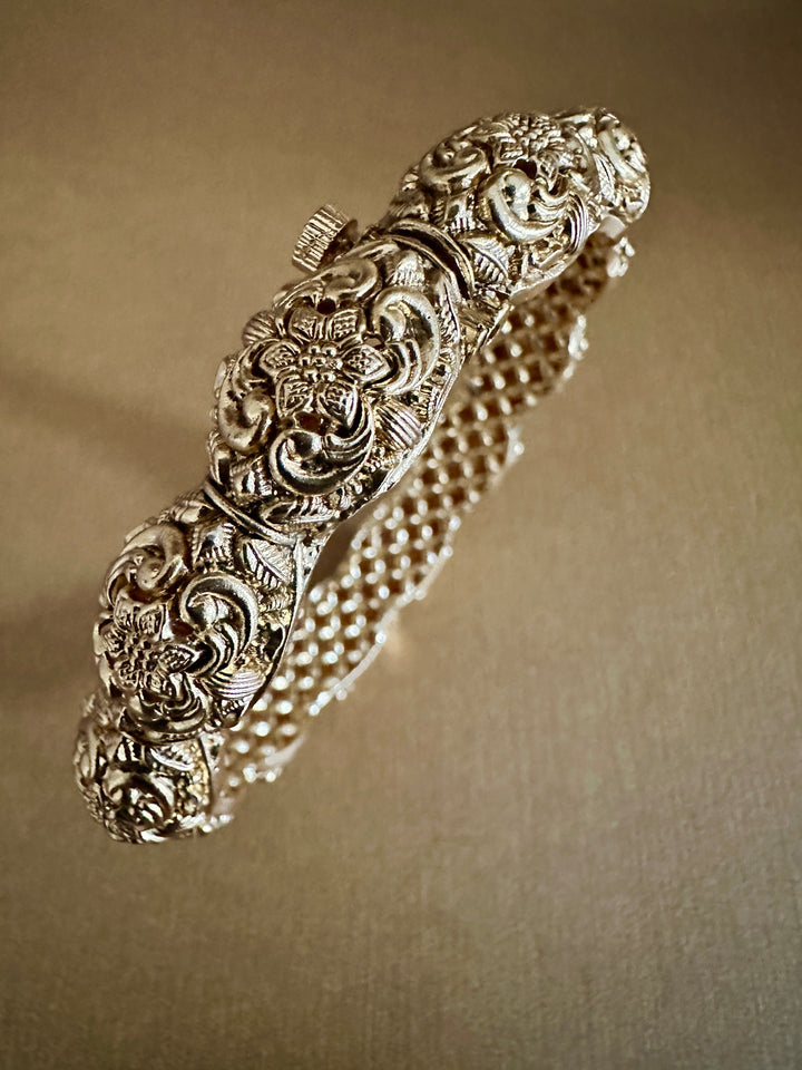 GB046 Indian Vintage Bangle