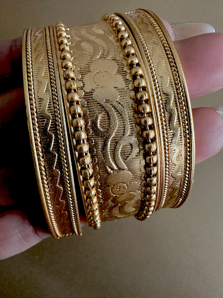 GB060  Indian Vintage Bangle