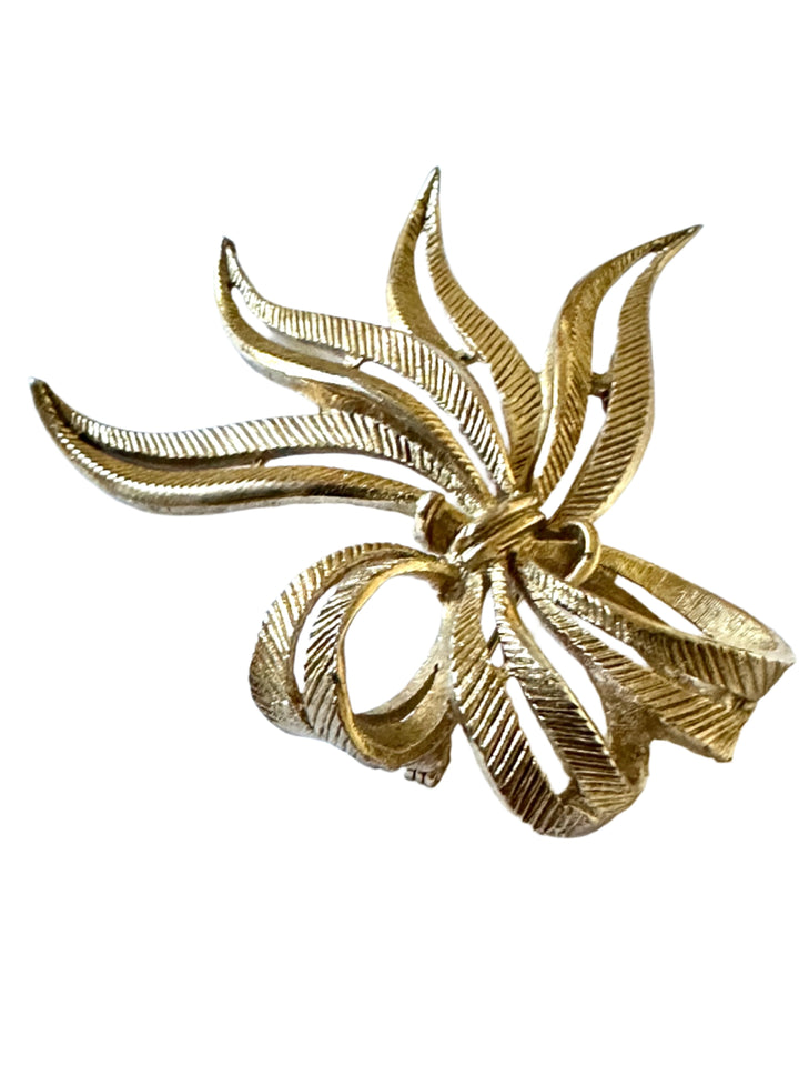 111 Vintage Gold Tobe Bow Brooch