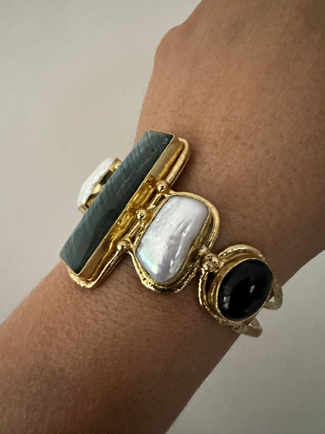 TL 009 - Gemstone Cuff