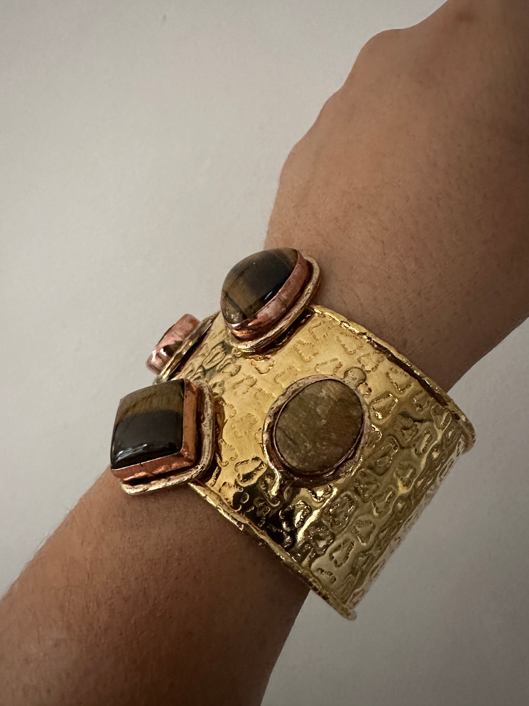 TL 018 - Gemstone Cuff