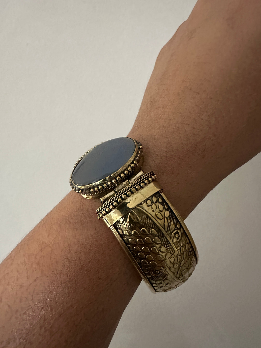 TL 026 - Gemstone Cuff