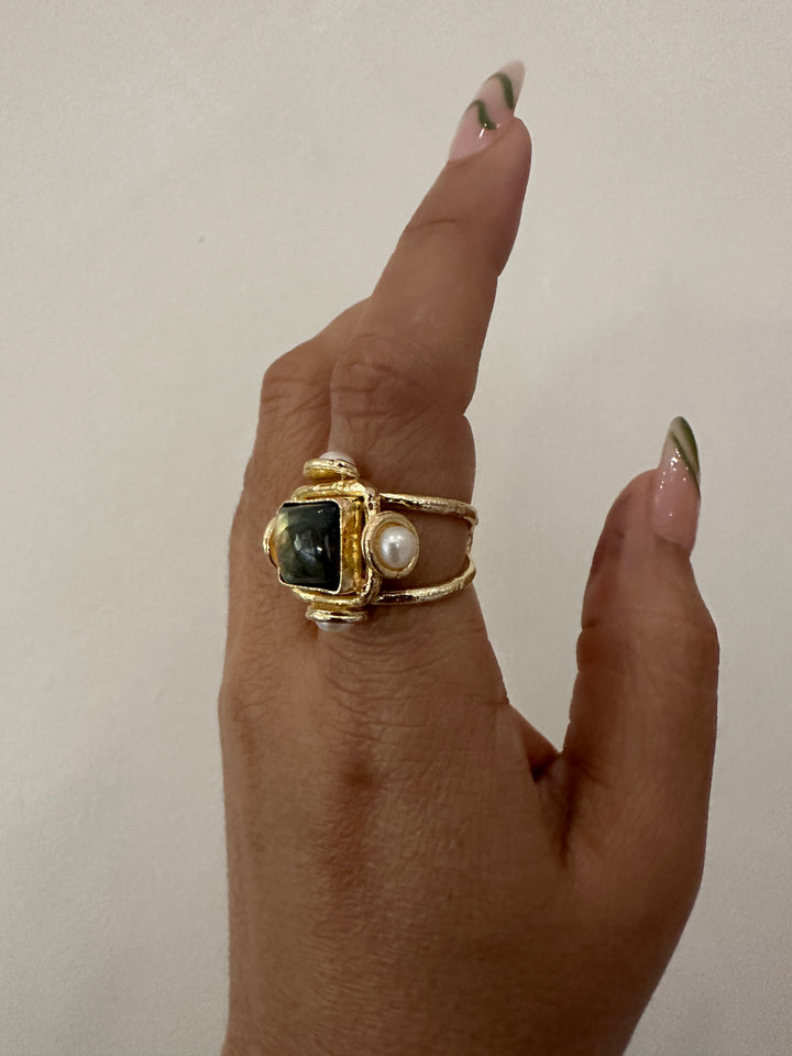 TL 041 - Gemstone Ring